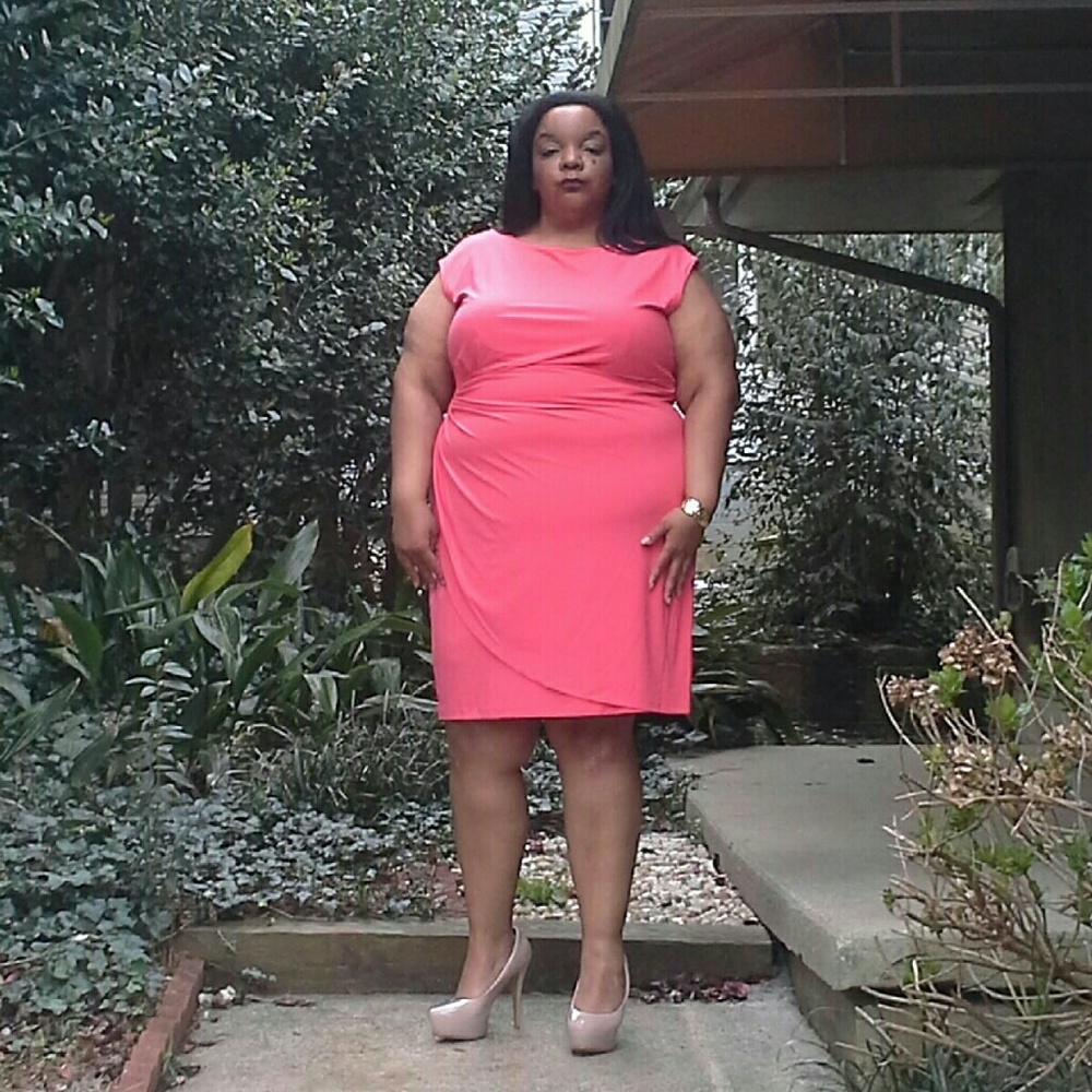 BEAUTIFUL FAUX WRAP DRESS